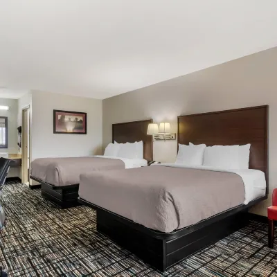 Quality Inn & Suites Near Six Flags and Medical Center Hotels near University Methodist Church