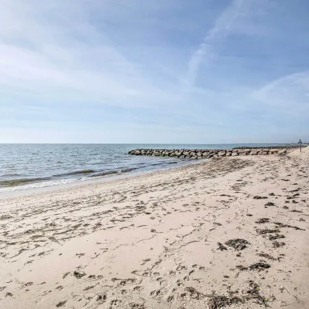 Quaint Dennis Home w/ Deck + Grill, Walk to Beach!