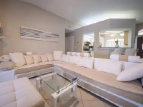 Super Clean Fantastic Pool Home Near Everything