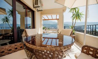 Luxury penthouse sea view & jacuzzi on terrace