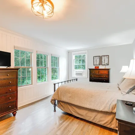 2 Mi to Dtwn: 2-Acre Retreat w/ Large Yard!