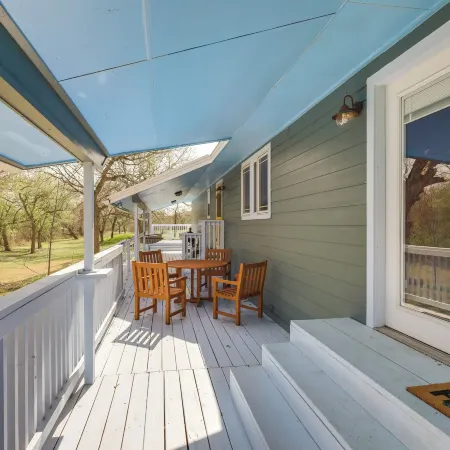 Riverside Texas Retreat w/ Wraparound Porch!