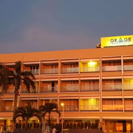 Grage Hotel Bengkulu Отели в г. Бенгкулу