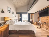 The Mark Hotel Hotels near Arcos Bosques Tower