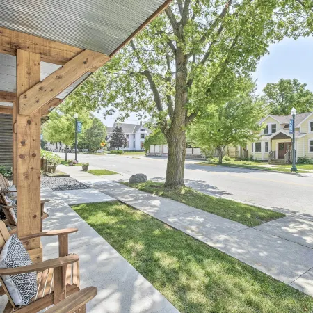 Elkhart Lake Townhome - 3 Mi to Road America!