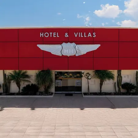 HOTEL & VILLAS HANGAR
