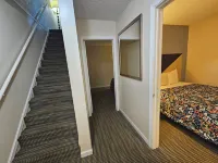 Merrimac Inn & Suites