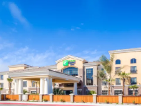 Holiday Inn Express & Suites EUREKA by IHG Hotels in Eureka