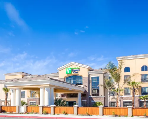 Holiday Inn Express & Suites EUREKA by IHG Hotels in Eureka
