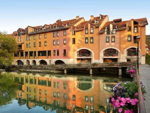 Ibis Annecy Centre Vieille Ville Hotels near Notre-Dame de Liesse