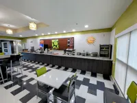 La Quinta Inn & Suites by Wyndham Prattville Hotels in Prattville