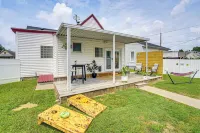 Dog-Friendly Home with Yard, 6 Mi to Louisville! Hotels in New Albany