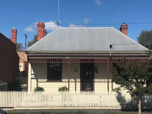 'Trendy Inner City Cottage with all the modern conveniences - Central Cottage'