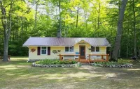 Cottage Overlooking Paradise Lake