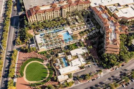 Green Valley Ranch Resort Spa Casino Отели рядом с достопримечательностью «CSI：The Experience Las Vegas»