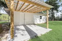 3-bedroom house with lots of parking