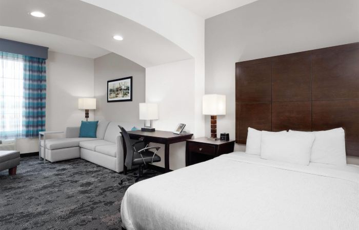 La Quinta Inn & Suites by Wyndham Columbus - Edinburgh