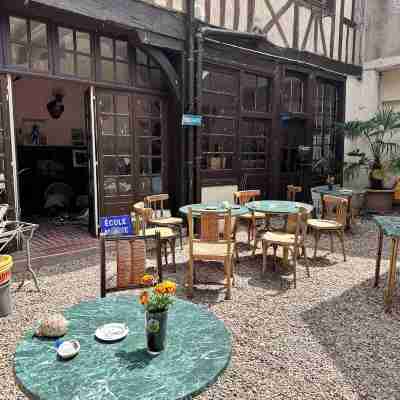 Chez Jacques-Louis Others