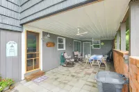 1 Mi to Burr Oak Lake: Cozy Family Home! - 3-Star