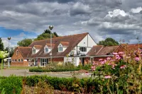 Lakehurst Park Hotels in Lillingstone Dayrell with Luffield Abbey
