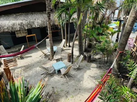 Habitación Frente al Mar en Playa El Tunco Surf Spots La Bocana y EL Sunzal Отели рядом с достопримечательностью «El Tunco»