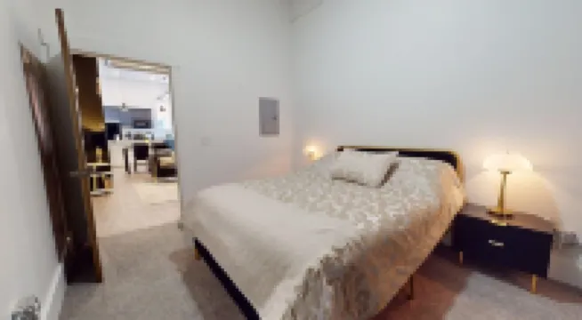 Charming 2-bedroom apartment in the Historic Downtown Grand Island Hotels in 