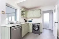 No15 Ellis House - Donnini Apartments Hotels in Kilmarnock