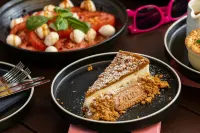 Moxy York - breakfast