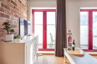 GuestReady - Crayon Walls 3rd