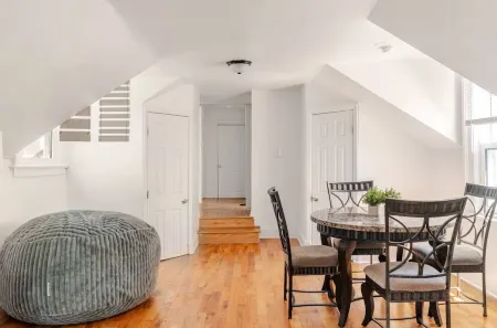 Cozy Apartment in Ypsi with Wi-Fi