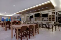 Hilton Garden Inn Temecula - bar