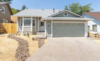 The Deco Retreat - UNR - Pet Friendly