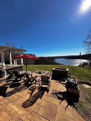 Hidden Gem on Dale Hollow Lake– Breathtaking Views & Spacious, Secluded Comfort