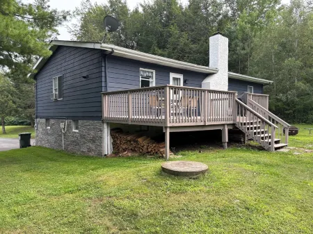 Windham-  Newly Renovated 4 BR Home