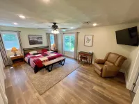 The Fox Den: Raystown Vacations ~ Linens Incl ~ EZ Boat Parking~ Dogs Welcome!