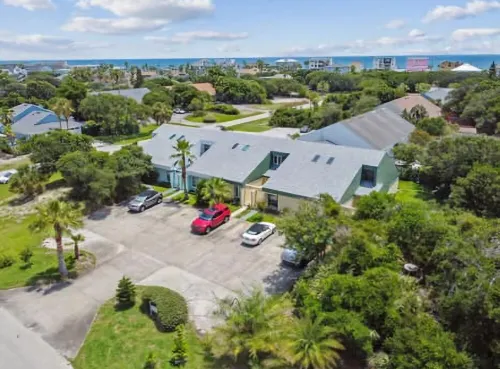 Walk to Beach, sunset, close to downtown, pets ok.