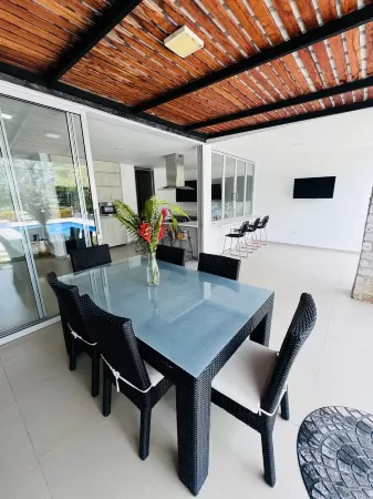 hermosa finca con piscina privada en san jeronimo