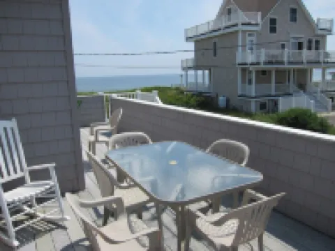 Low Tide: Oceanfront Bliss BOOK NOW FOR 2026