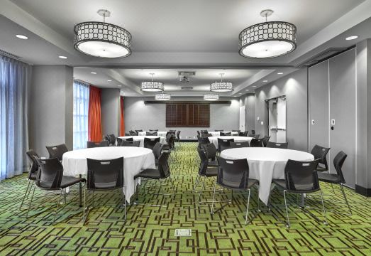 햄프턴 인 바이 힐튼 캘거리 에어포트 노스