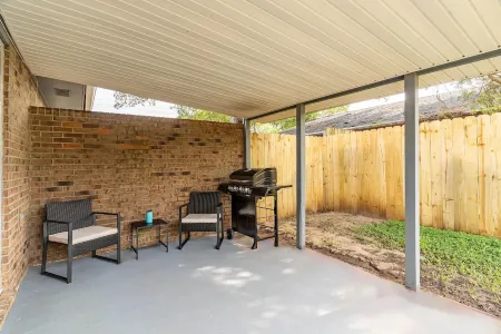 Charming 3-bedroom townhome in Shalimar with WiFi Отели в г. Лейк-Лорейн