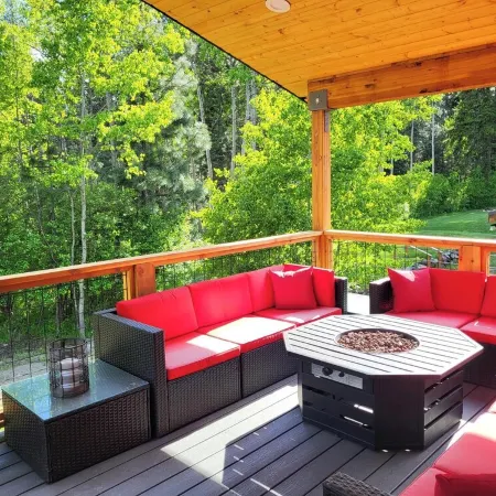 Modern Charming 3-Bedroom House in Marvelous Ronald with WiFi, AC, Ping Pong.