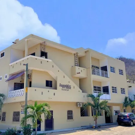 Hotel y Bungalows Bugambilias