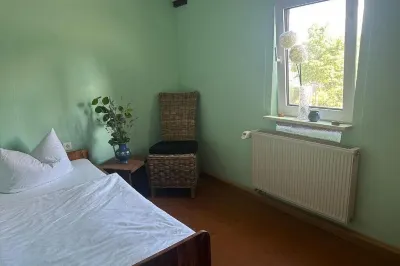 Monteurshaus im Leipziger Süde Nähe A38 Hotels near Cospudener See