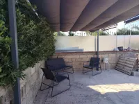 Camellia's Little House. Cozy Cottage with pool near the sea