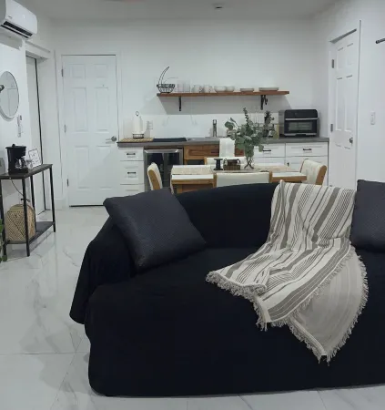 Cozy studio in home with private parking and entrance in charming Pembroke Pines Отели в г. Пемброк-Пайнс