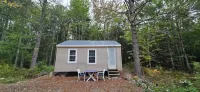 Charming Off- Grid cabin 5 min from the ocean in Midcoast Maine