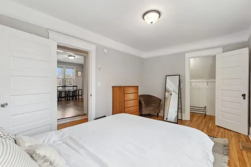 Cozy retro charm in Saint Paul with a monthly discount