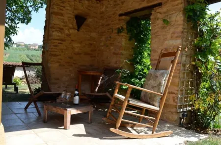 Traditional Beaujolais farmhouse with Private Pool - sleeps 8