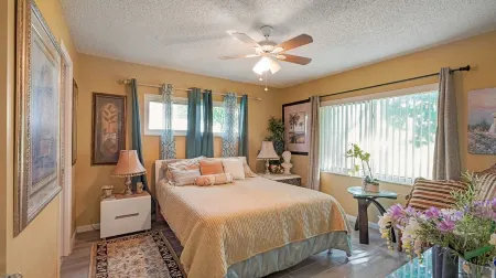 Luxury home on 1 acre near Trump golf club in West palm beach Fl, 3 ml to ocean!