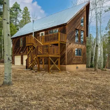 Charming 3-bedroom Angel Fire cabin